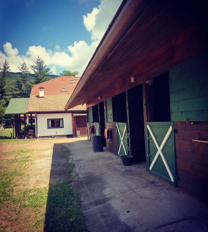 Monteoro Horse Village Ameno Bagian luar foto